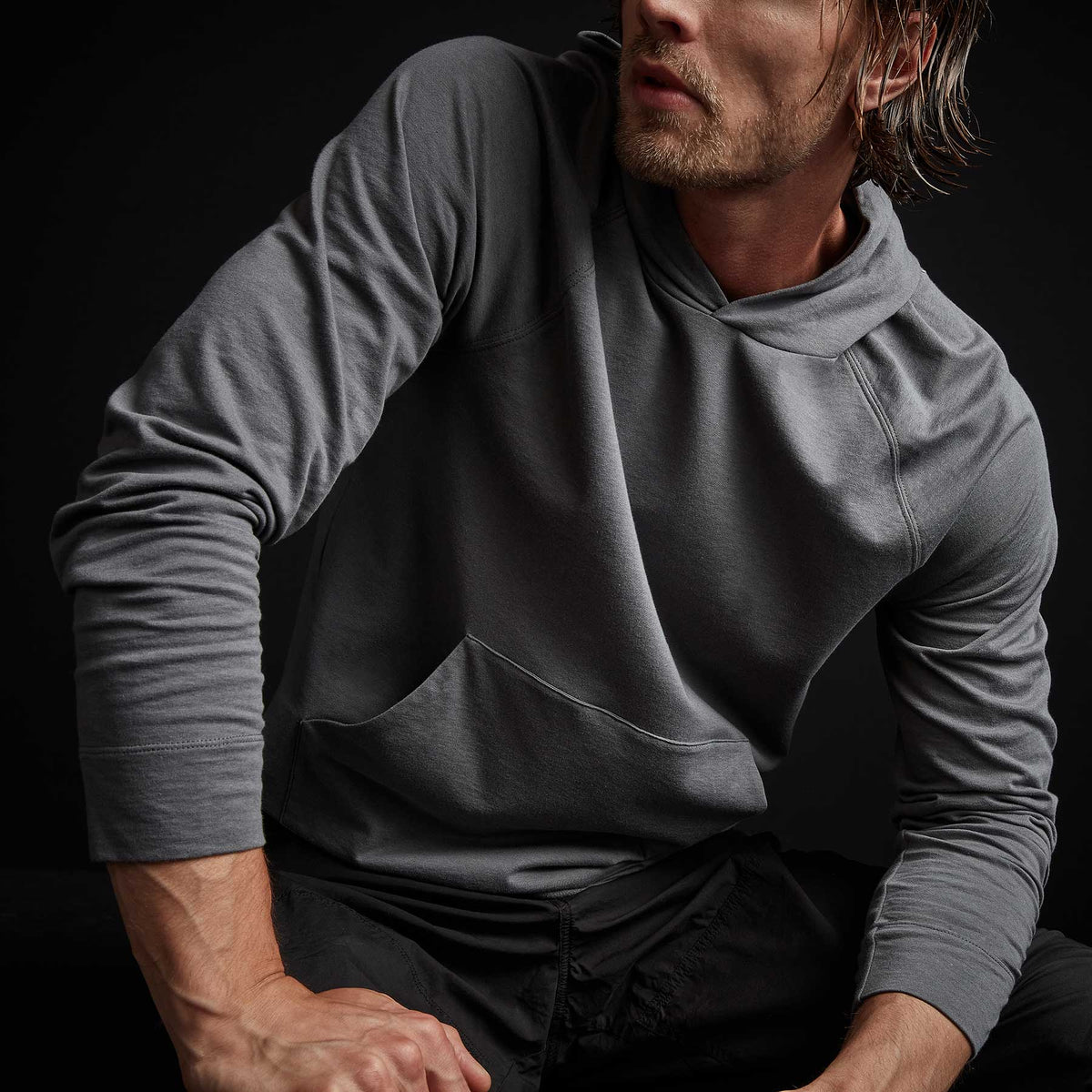 Feather Weight Terry Hoody in Iron | James Perse Los Angeles