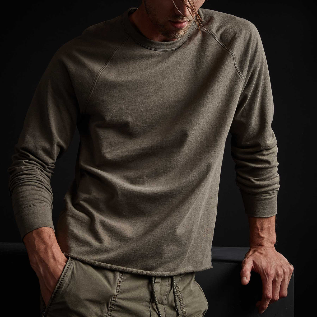 Feather Wgt Terry Raglan Crew in Platoon | James Perse Los Angeles