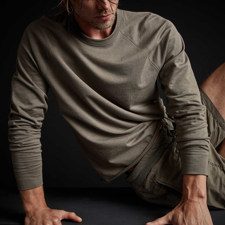 Feather Wgt Terry Raglan Crew in Platoon | James Perse Los Angeles