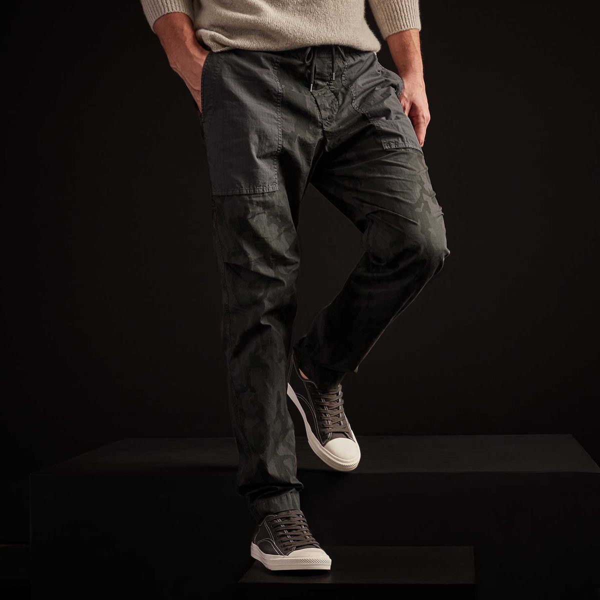 Camo Rip Stop Utility Pant in Carbon Pigment | James Perse Los Angeles