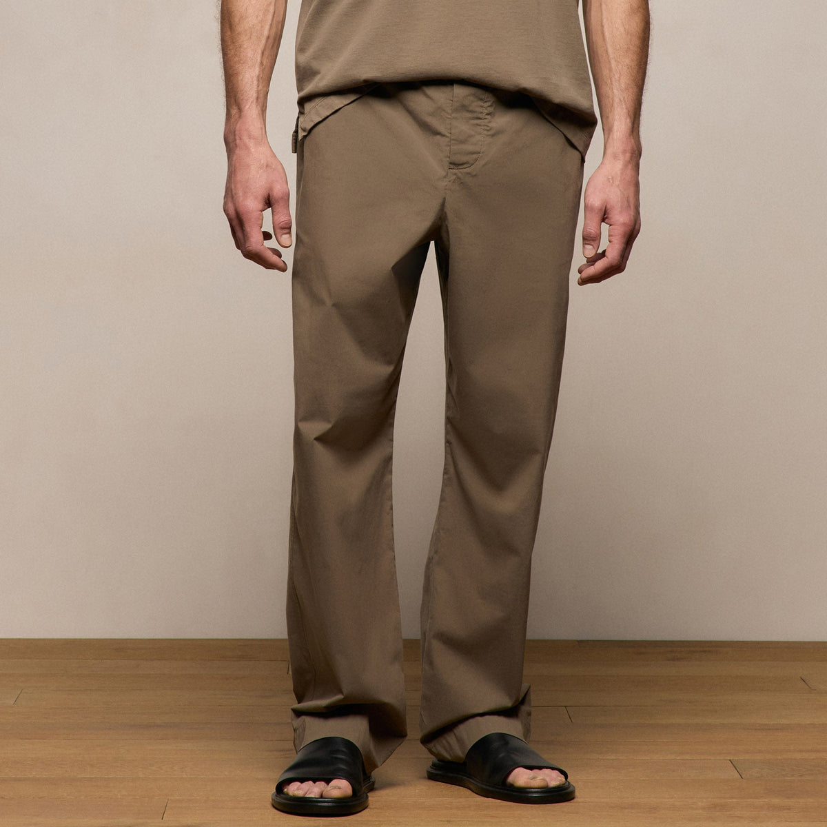 Stretch Poplin Drawstring Pant in Light Olive | James Perse Los Angeles