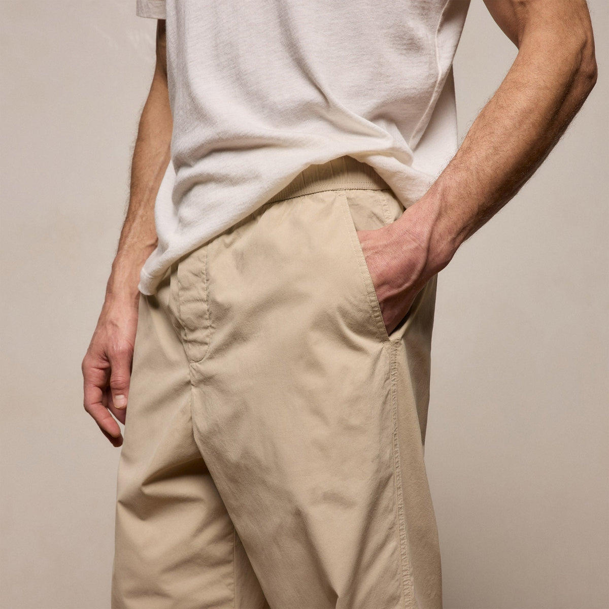 Stretch Poplin Drawstring Pant in Light Khaki | James Perse Los Angeles