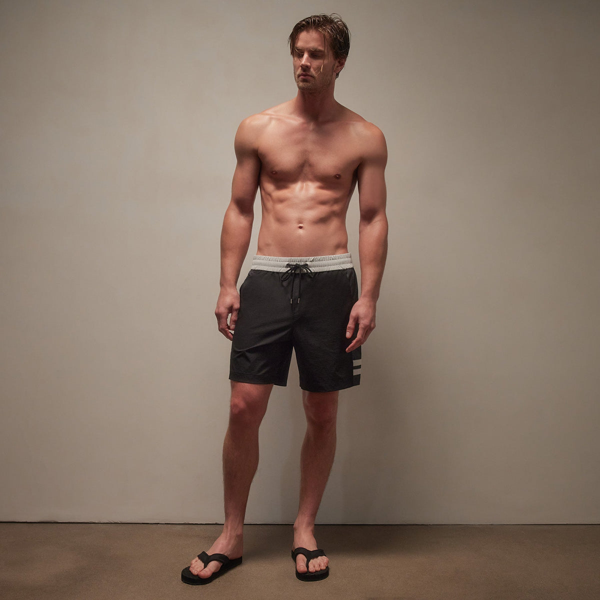 Stretch Rip Stop Sport Short in Black/Carbon/Salt | James Perse Los Angeles