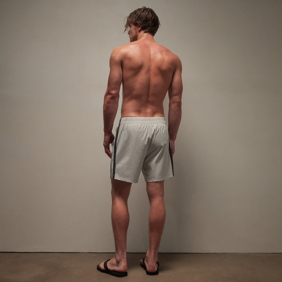 Stretch Rip Stop Stripe Short in Salt/Carbon | James Perse Los Angeles