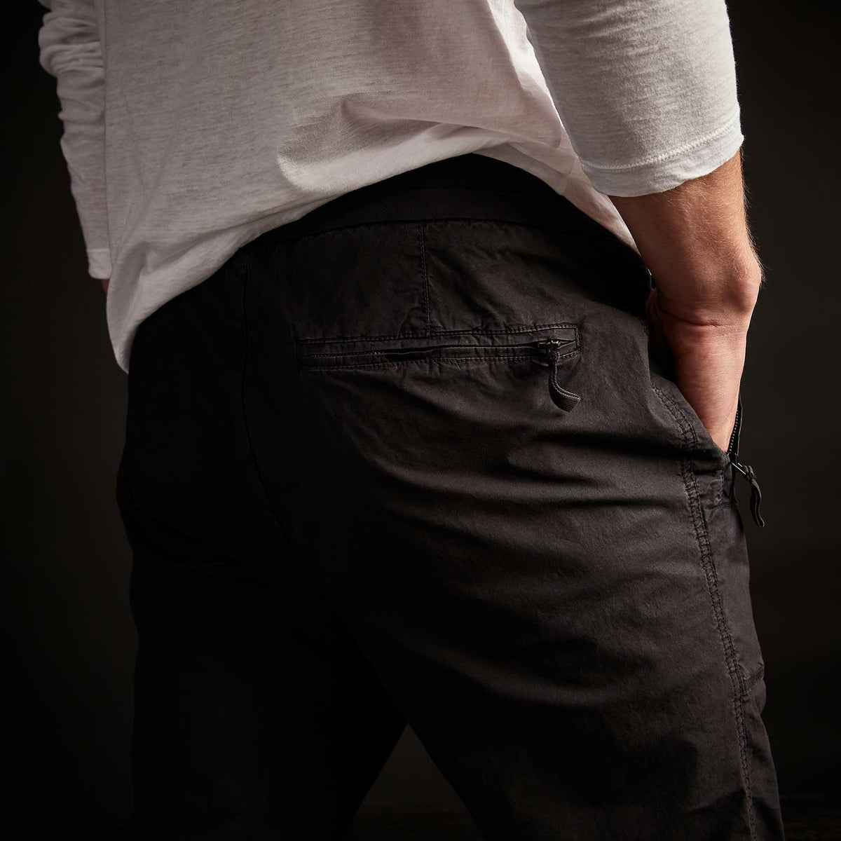 Stretch Poplin Zip Pocket Pant In Black | James Perse Los Angeles