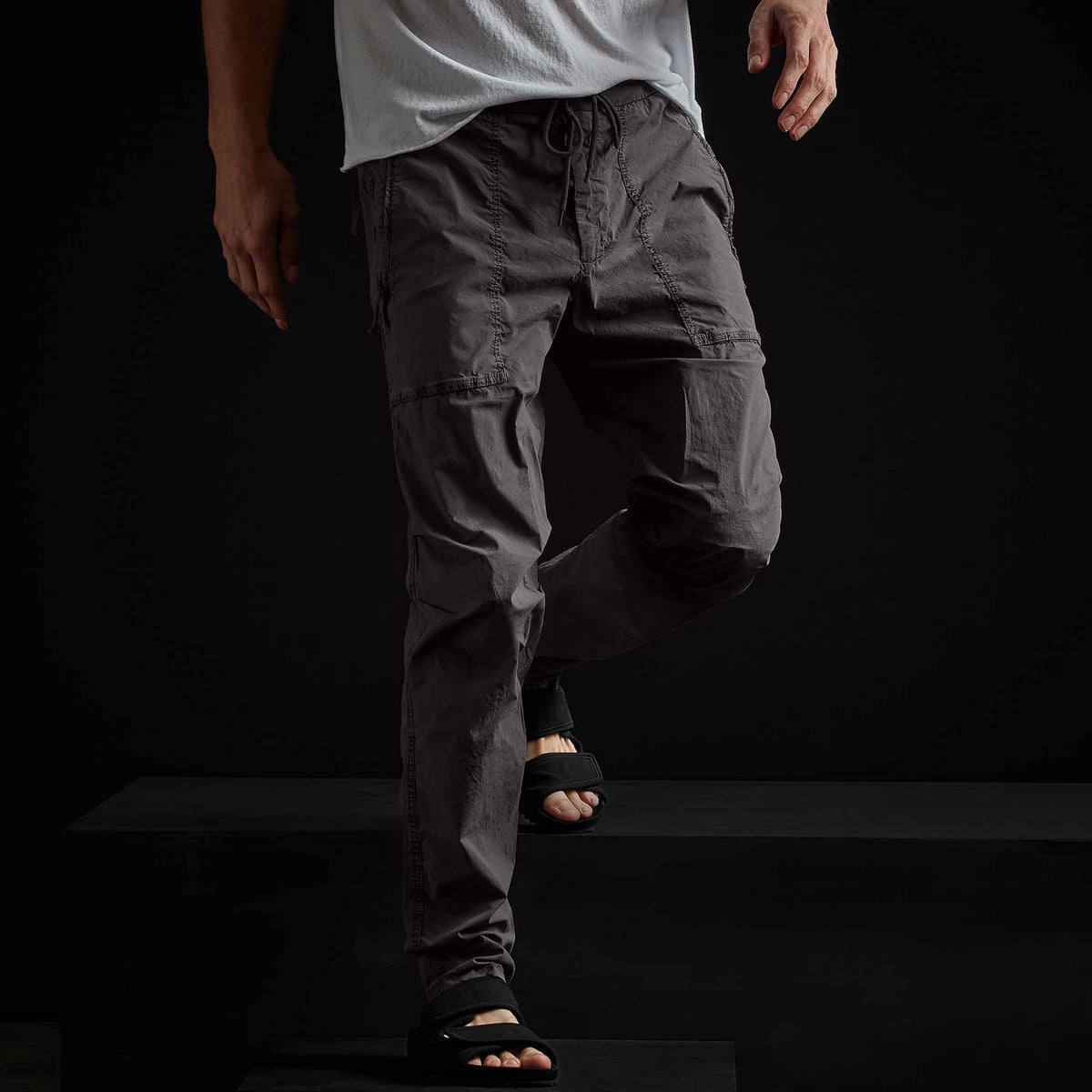 Stretch Poplin Zip Pocket Pant In Magma Pigment | James Perse Los Angeles