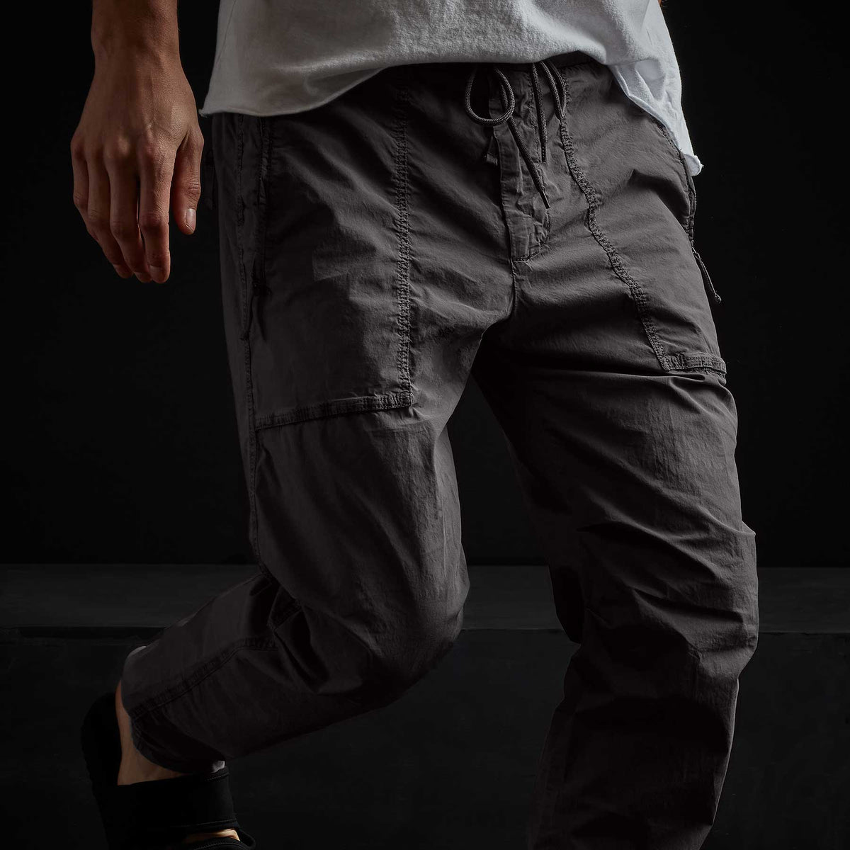 Stretch Poplin Zip Pocket Pant In Magma Pigment | James Perse Los Angeles
