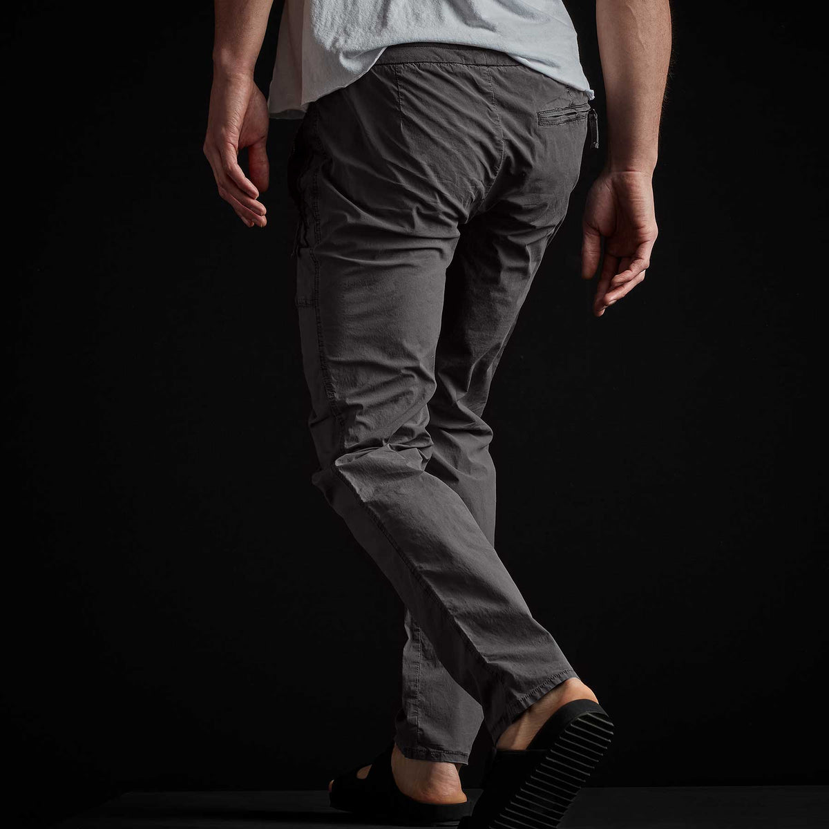 Stretch Poplin Zip Pocket Pant In Magma Pigment | James Perse Los Angeles