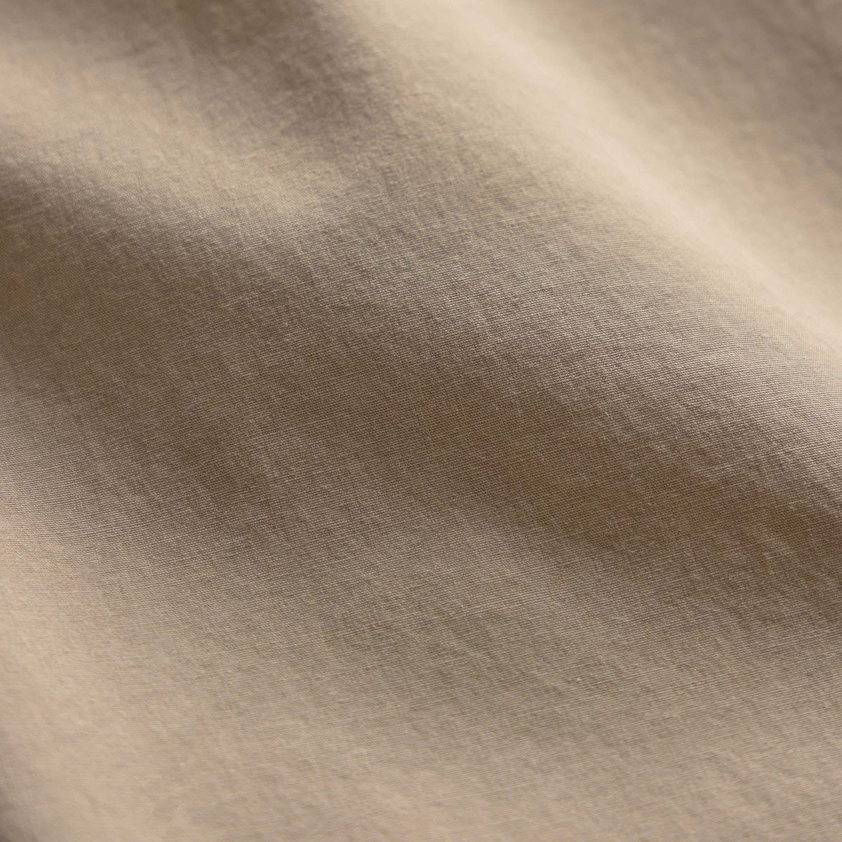 Parachute Poplin Cargo in Light Khaki Pigment | James Perse Los Angeles