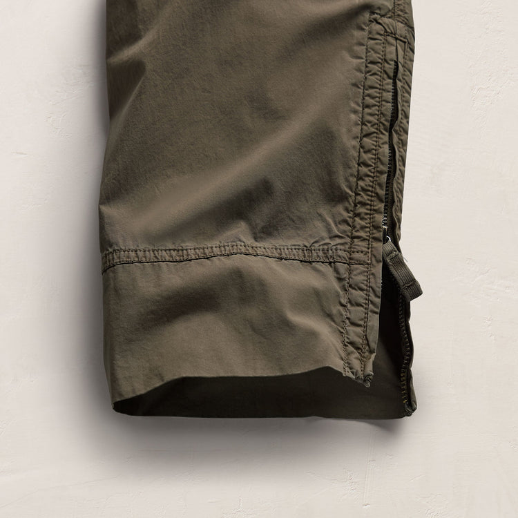 Parachute Poplin Cargo in Light Olive Pigment | James Perse Los Angeles