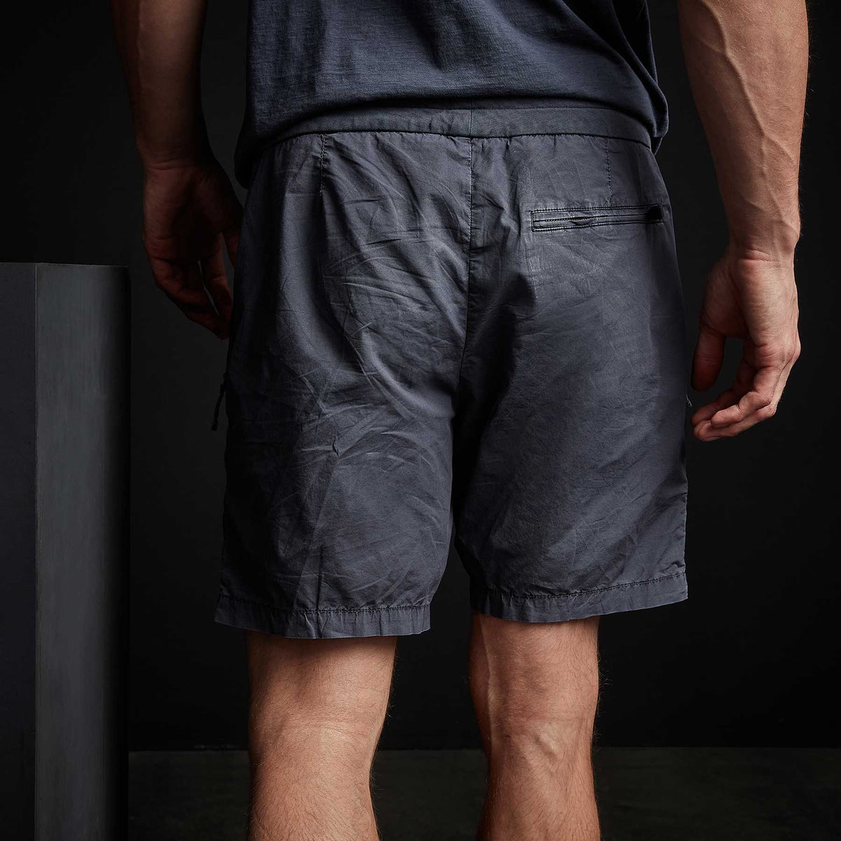 Zipper Pocket Short in Titan Pigment | James Perse Los Angeles