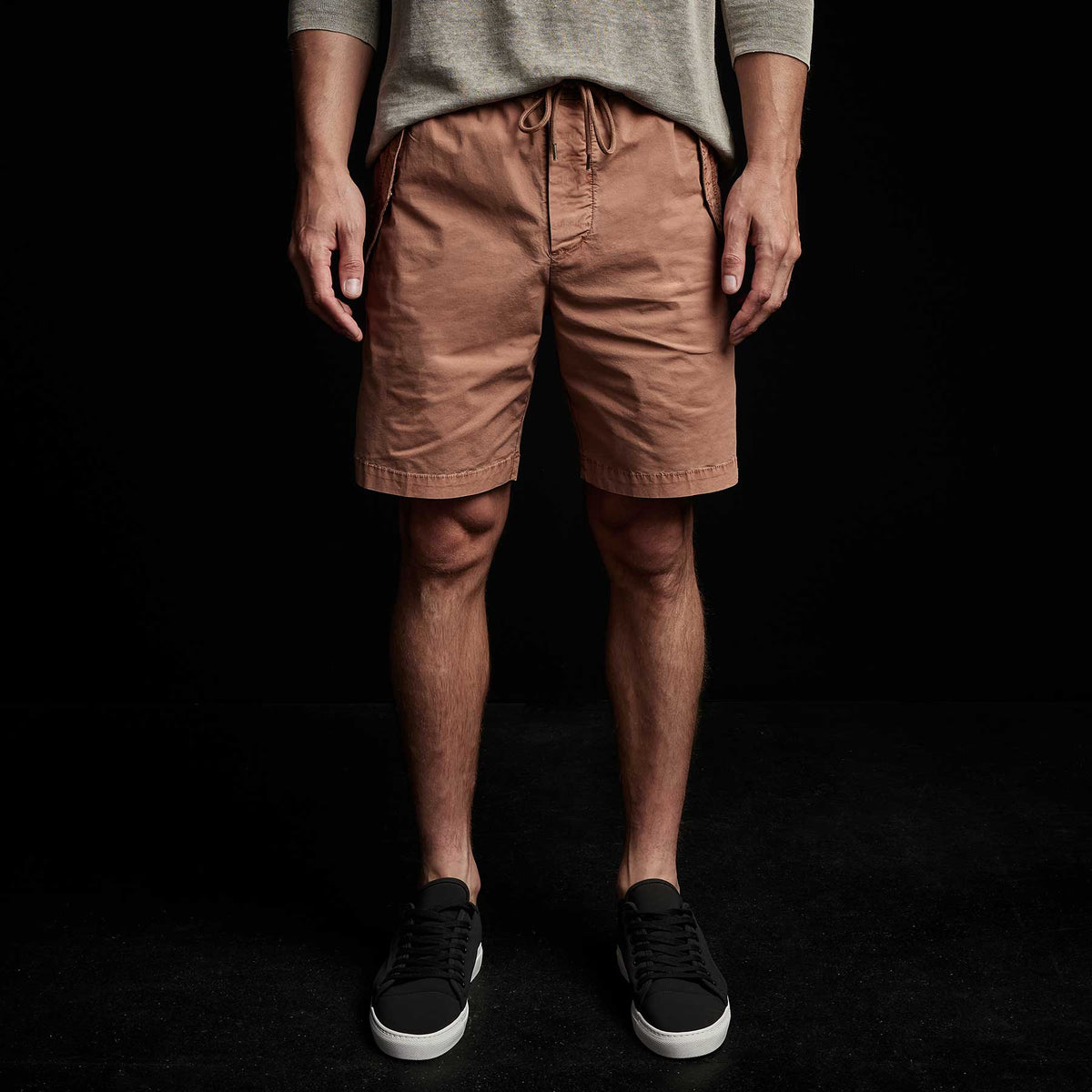 Relaxed Stretch Polplin Short in Nutmeg Pigment | James Perse Los Angeles