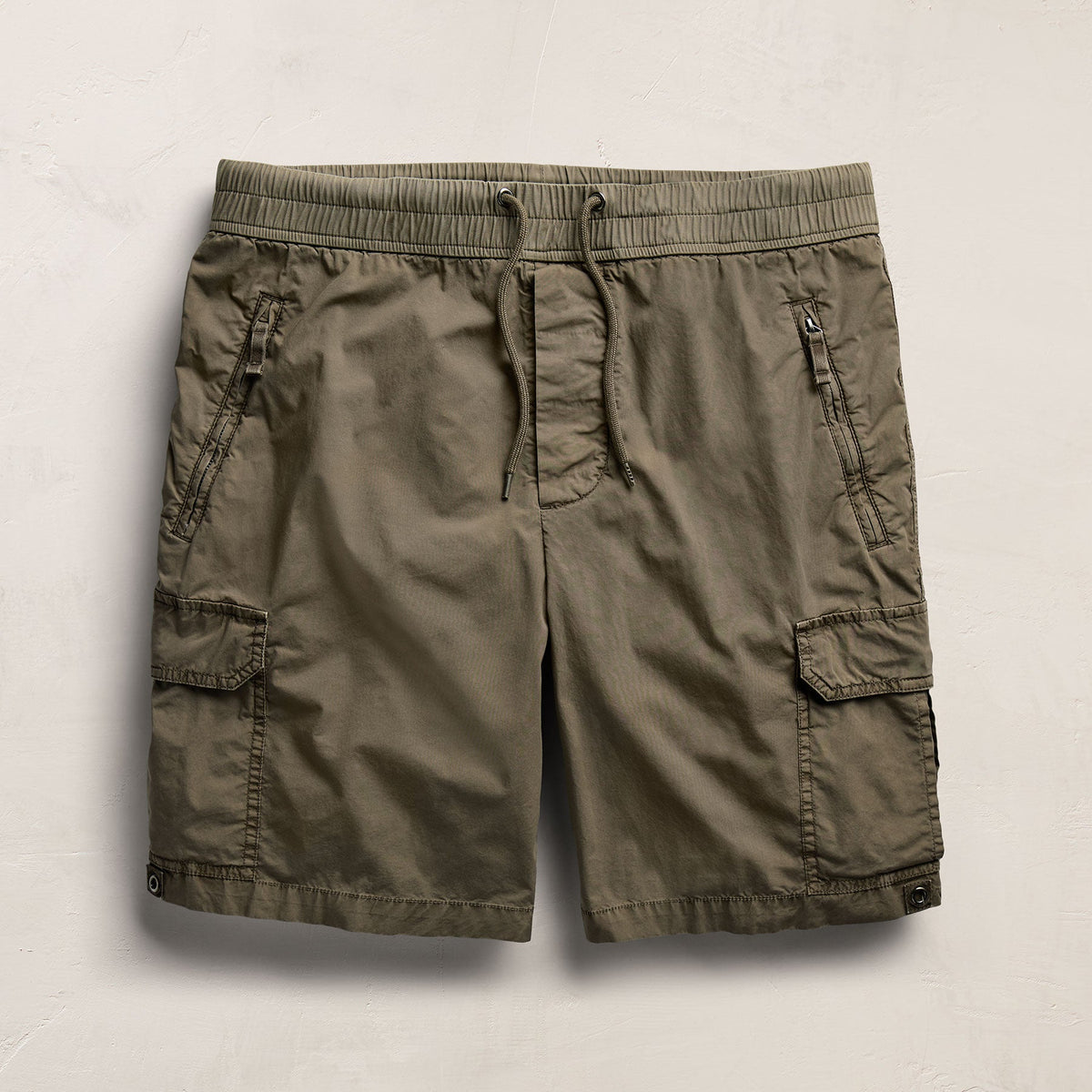 Parachute Poplin Cargo Short In Light Olive Pigment | James Perse Los Angeles