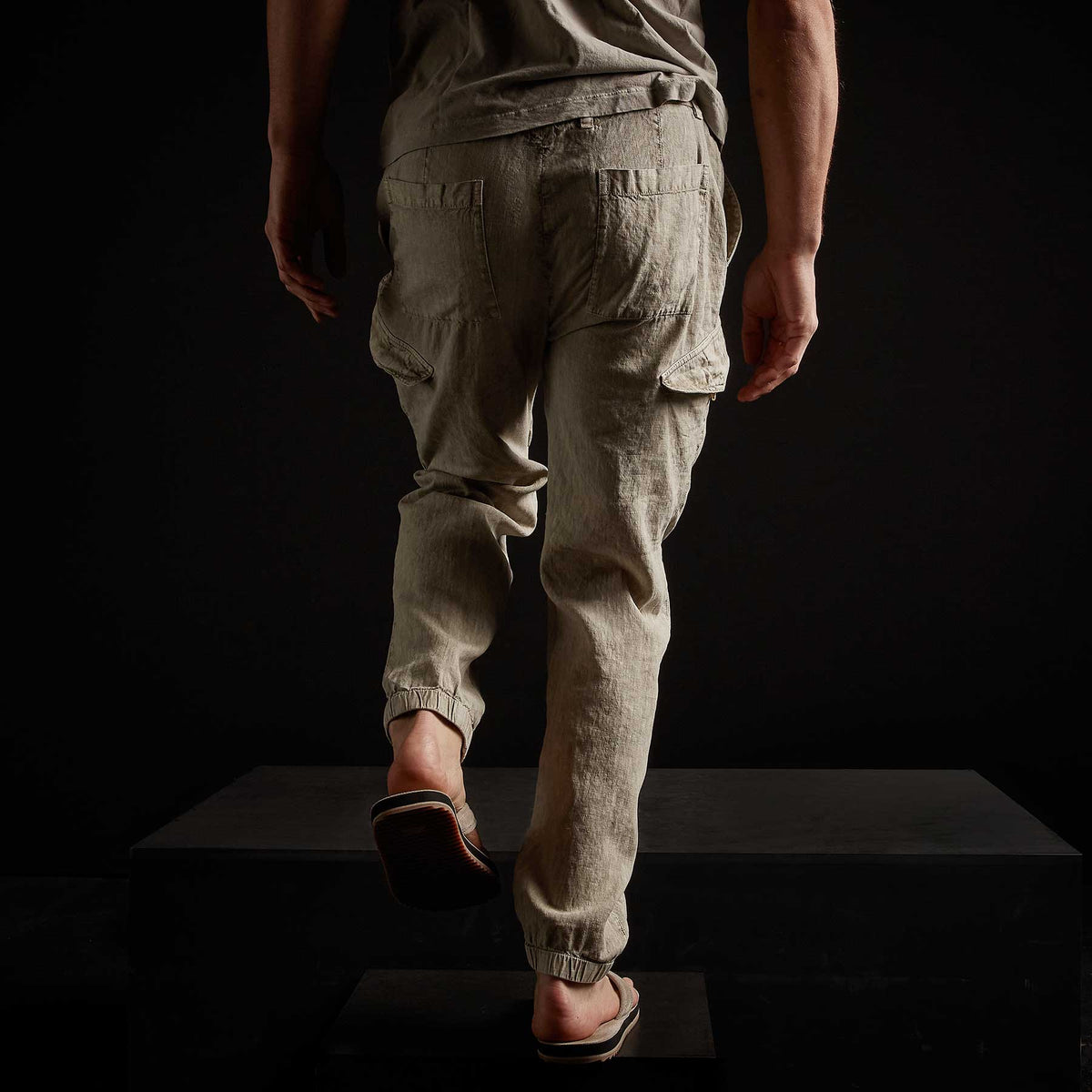 Slub Linen Cargo Pant in Mineral Pigment | James Perse Los Angeles