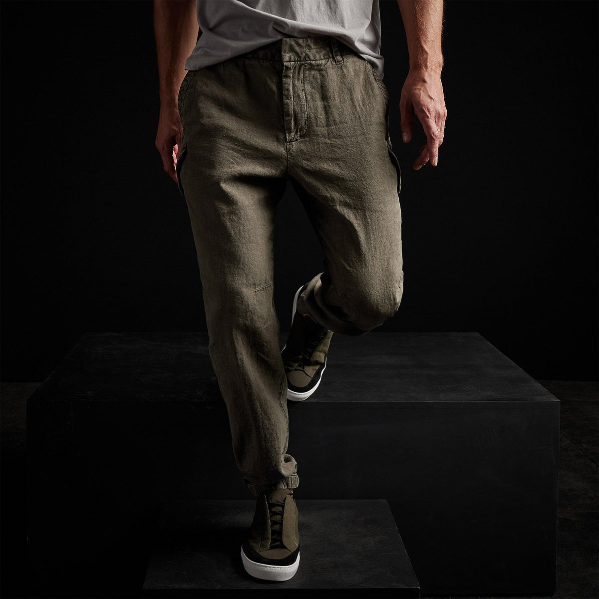 Slub Linen Cargo Pant in Platoon Pigment | James Perse Los Angeles