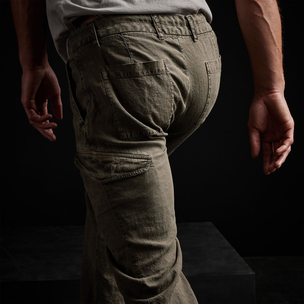 Slub Linen Cargo Pant in Platoon Pigment | James Perse Los Angeles