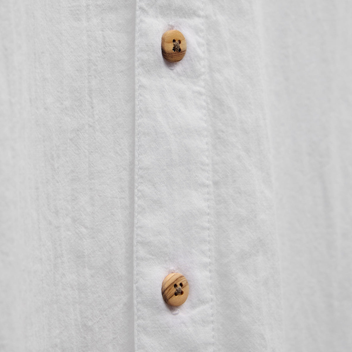 Salt Shrunk Muslin Long Sleeve Shirt in White | James Perse Los Angeles
