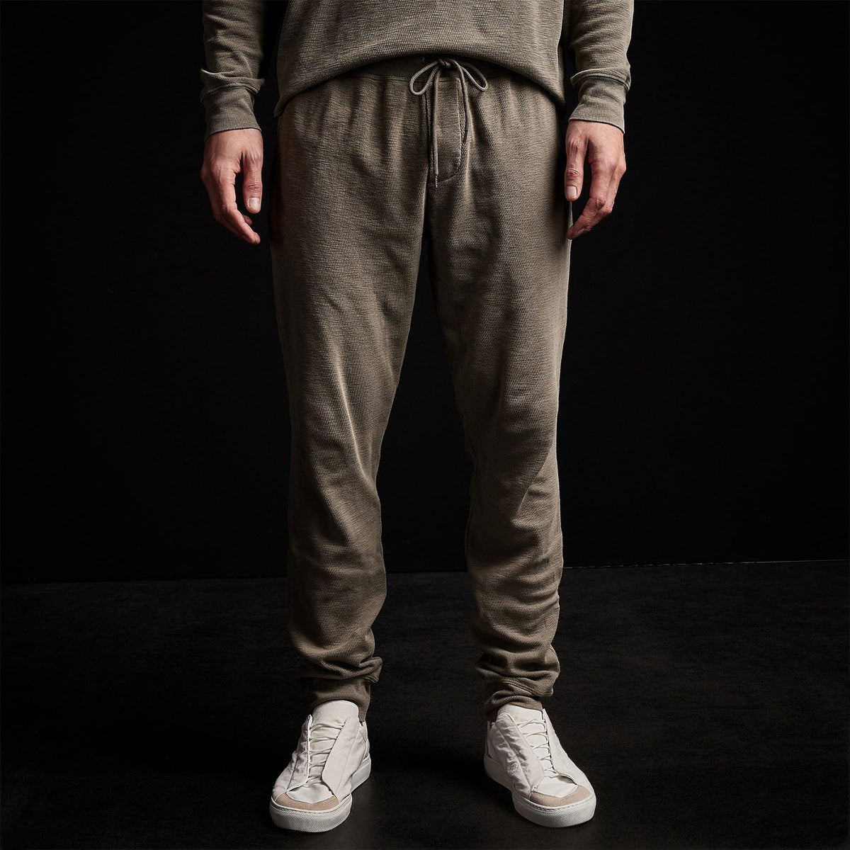 Thermal Sweat Pant in Ammo Pigment | James Perse Los Angeles 