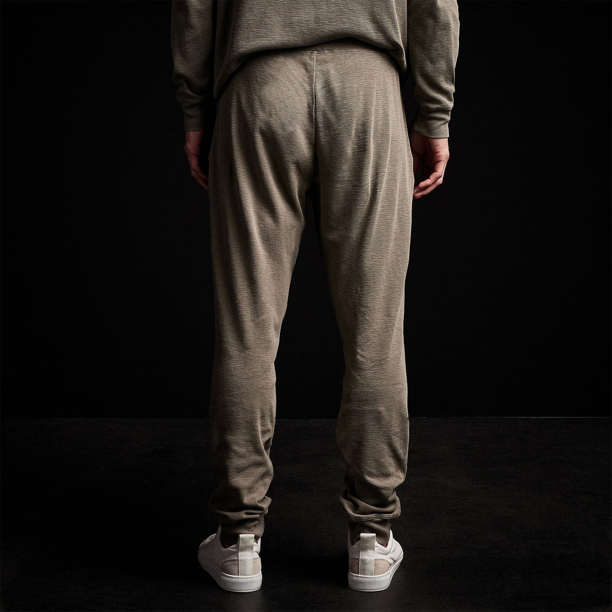 Thermal Sweat Pant in Ammo Pigment | James Perse Los Angeles 