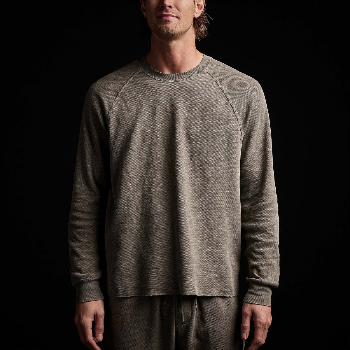 Long Sleeve Thermal Raglan in Ammo Pigment | James Perse Los Angeles 