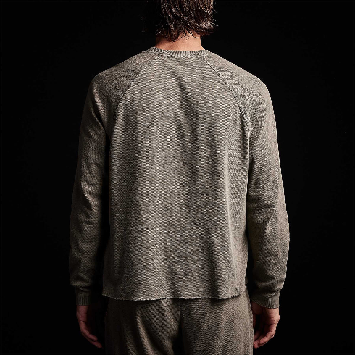 Long Sleeve Thermal Raglan in Ammo Pigment | James Perse Los Angeles 