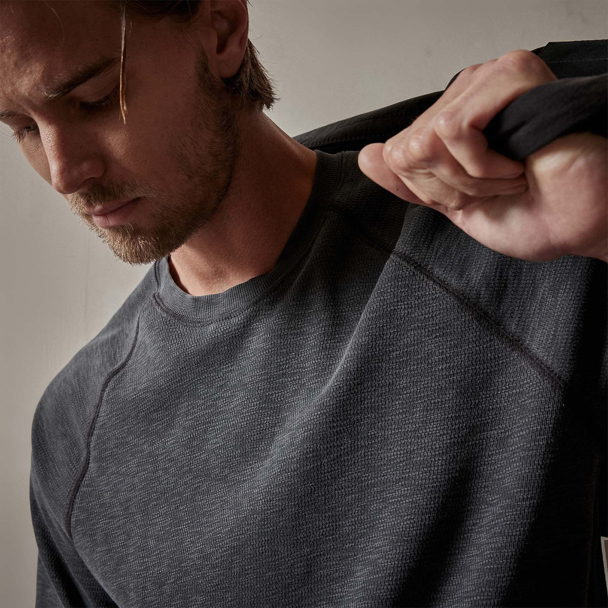 Long Sleeve Thermal Raglan in Magma Pigment | James Perse Los Angeles
