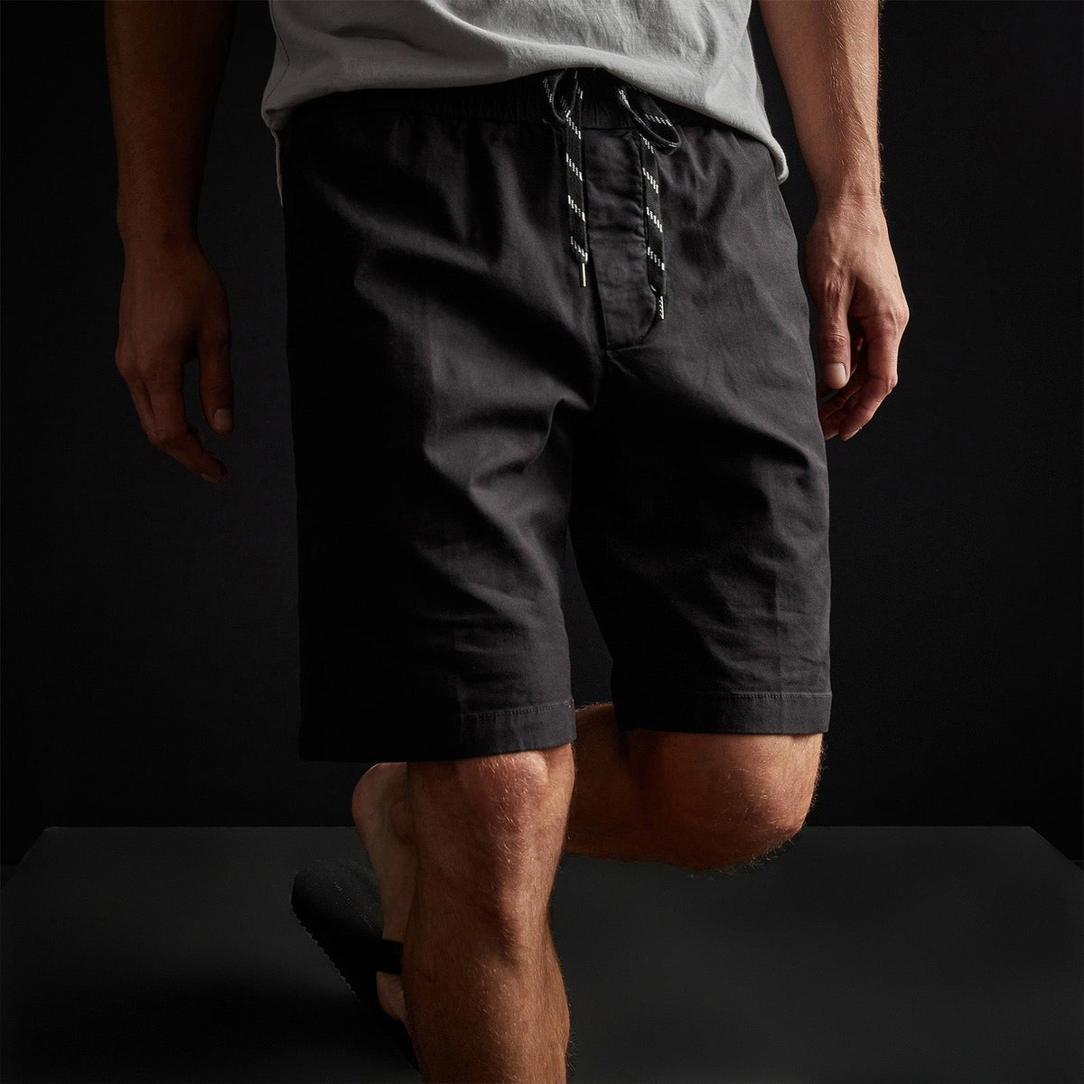 Stretch Canvas Work Short In Black | James Perse Los Angeles