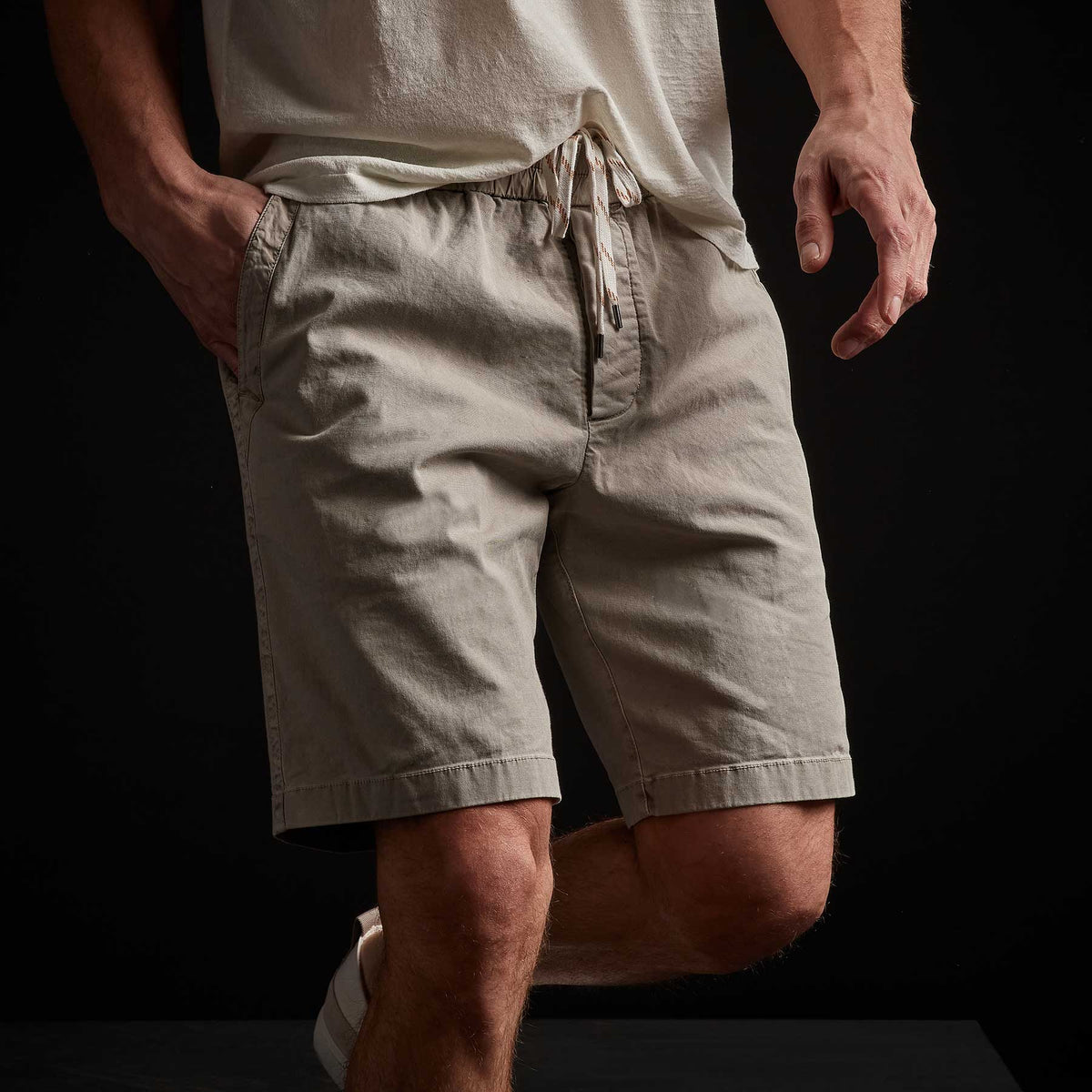 Stretch Canvas Work Short - Mineral Pigment | James Perse Los Angeles