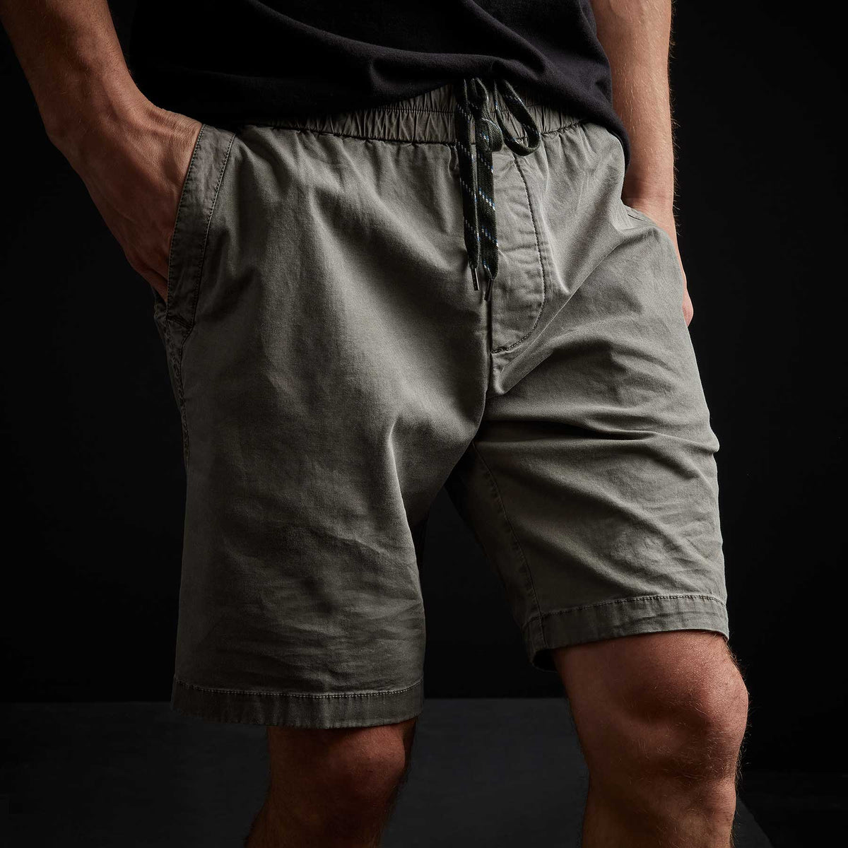 Stretch Canvas Work Short in Signet Pigment | James Perse Los Angeles