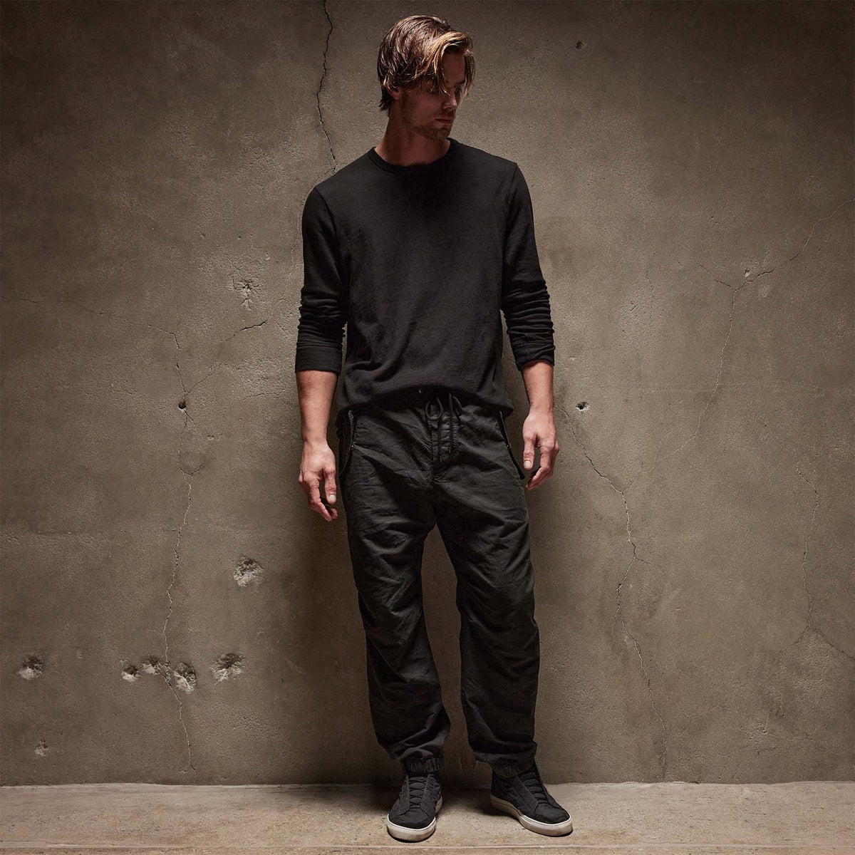 Cotton Hemp Flight Pant in Black | James Perse Los Angeles
