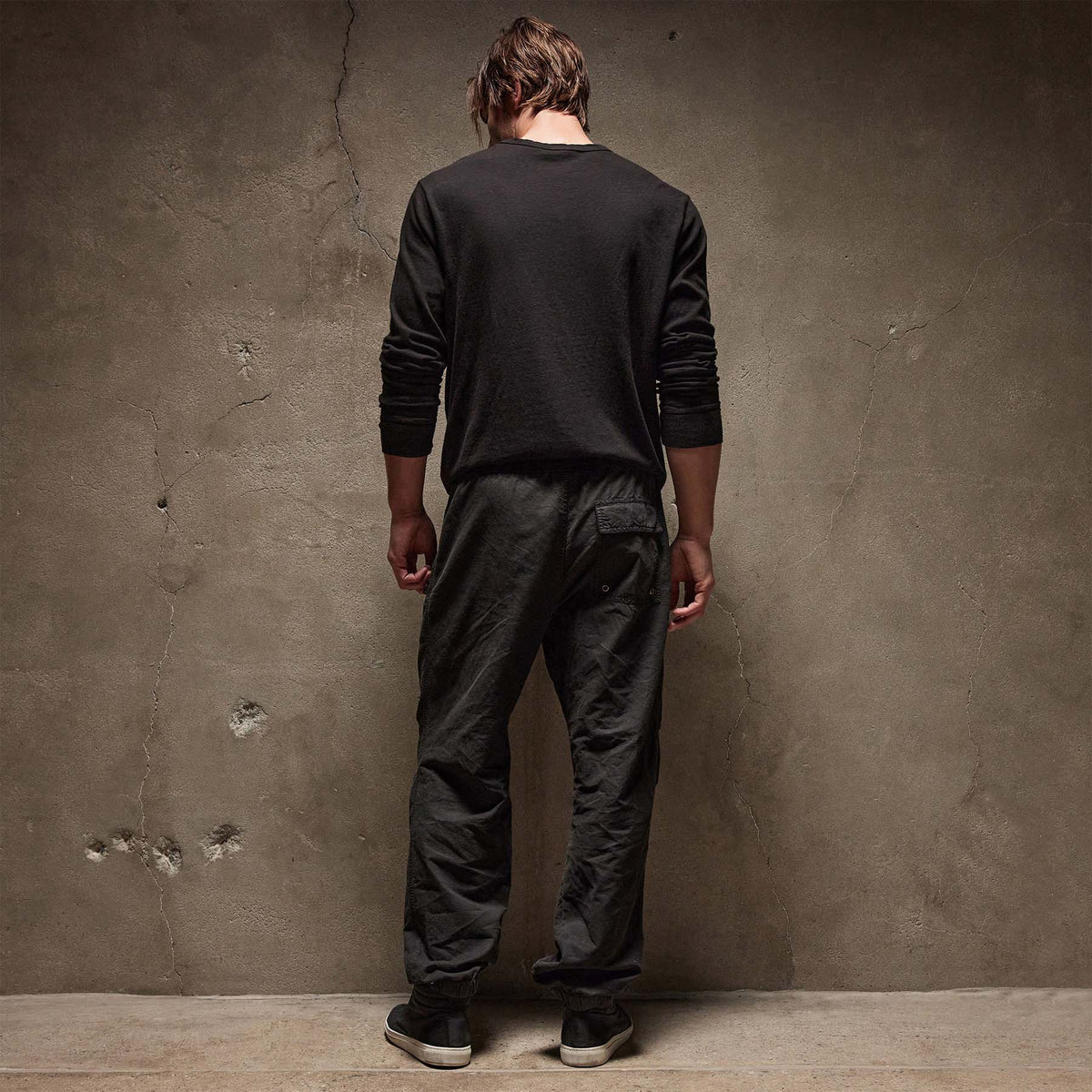 Cotton Hemp Flight Pant in Black | James Perse Los Angeles