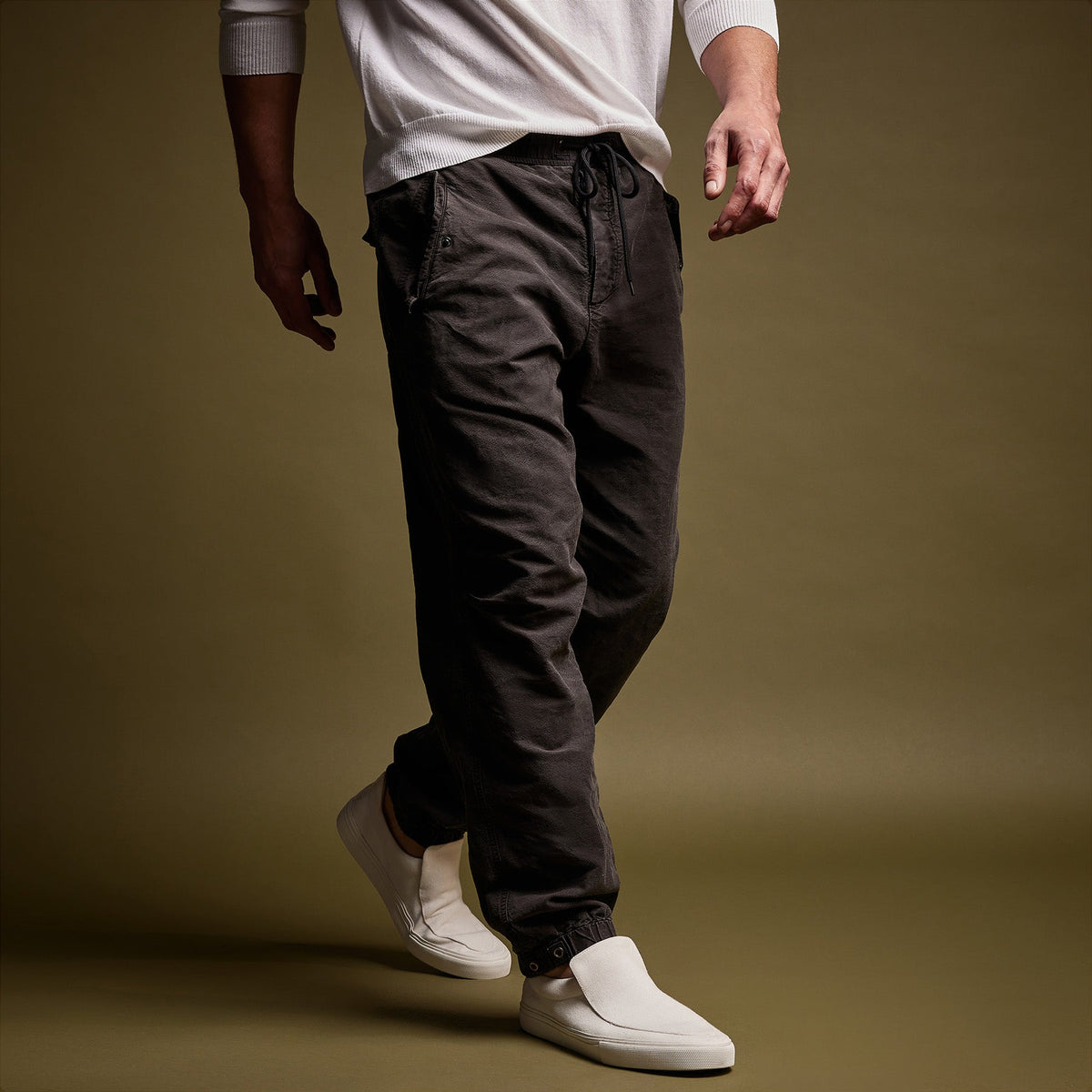 Textured Flight Pant in Magma Pigment | James Perse Los Angeles