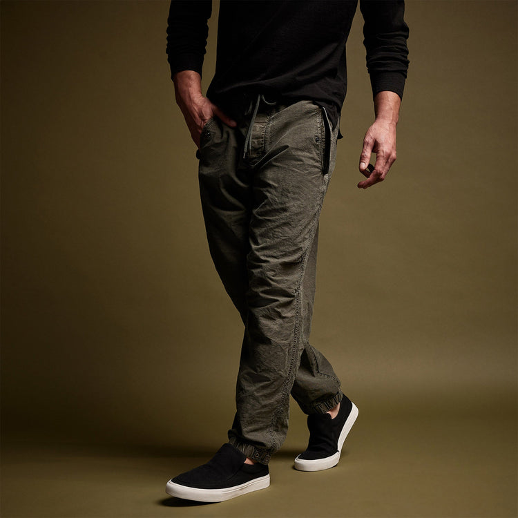 Textured Flight Pant in Palm Pigment | James Perse Los Angeles