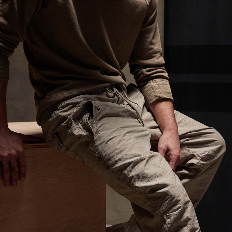 Cotton Hemp Flight Pant in Toast Pigment | James Perse Los Angeles