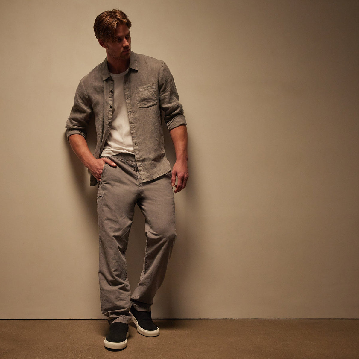 Textured Relaxed Pant in Silver Grey Pigment | James Perse Los Angeles