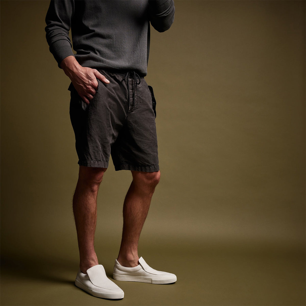 Textured Cotton Hemp Short in Magma Pigment | James Perse Los Angeles