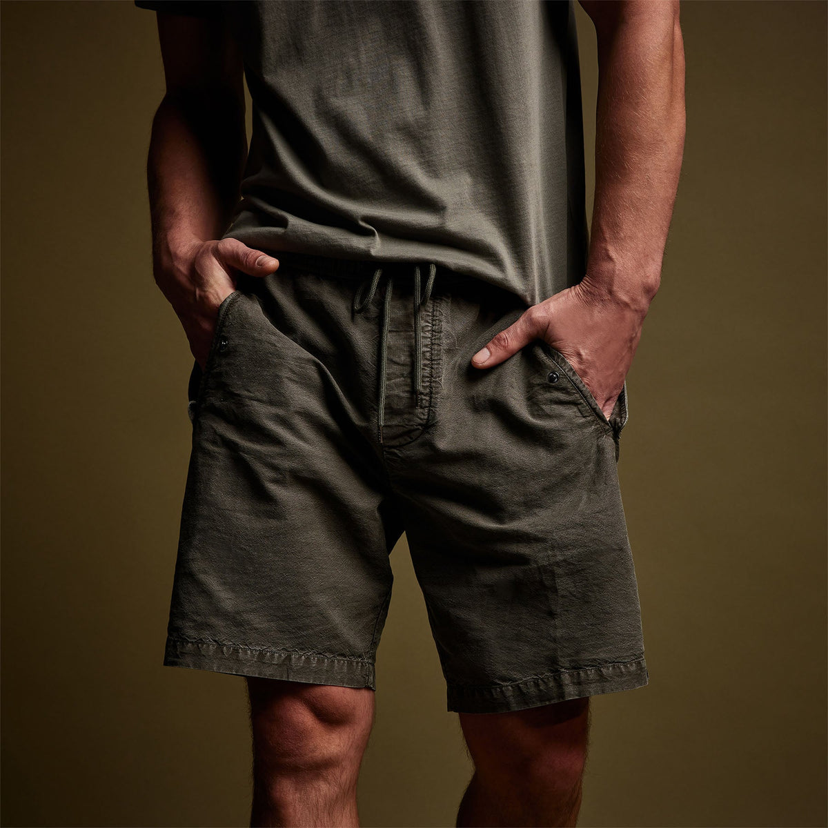 Textured Cotton Hemp Short in Palm Pigment | James Perse Los Angeles