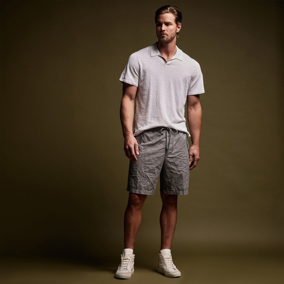 Textured Cotton Hemp Short in Silver Grey Pigment | James Perse Los Angeles