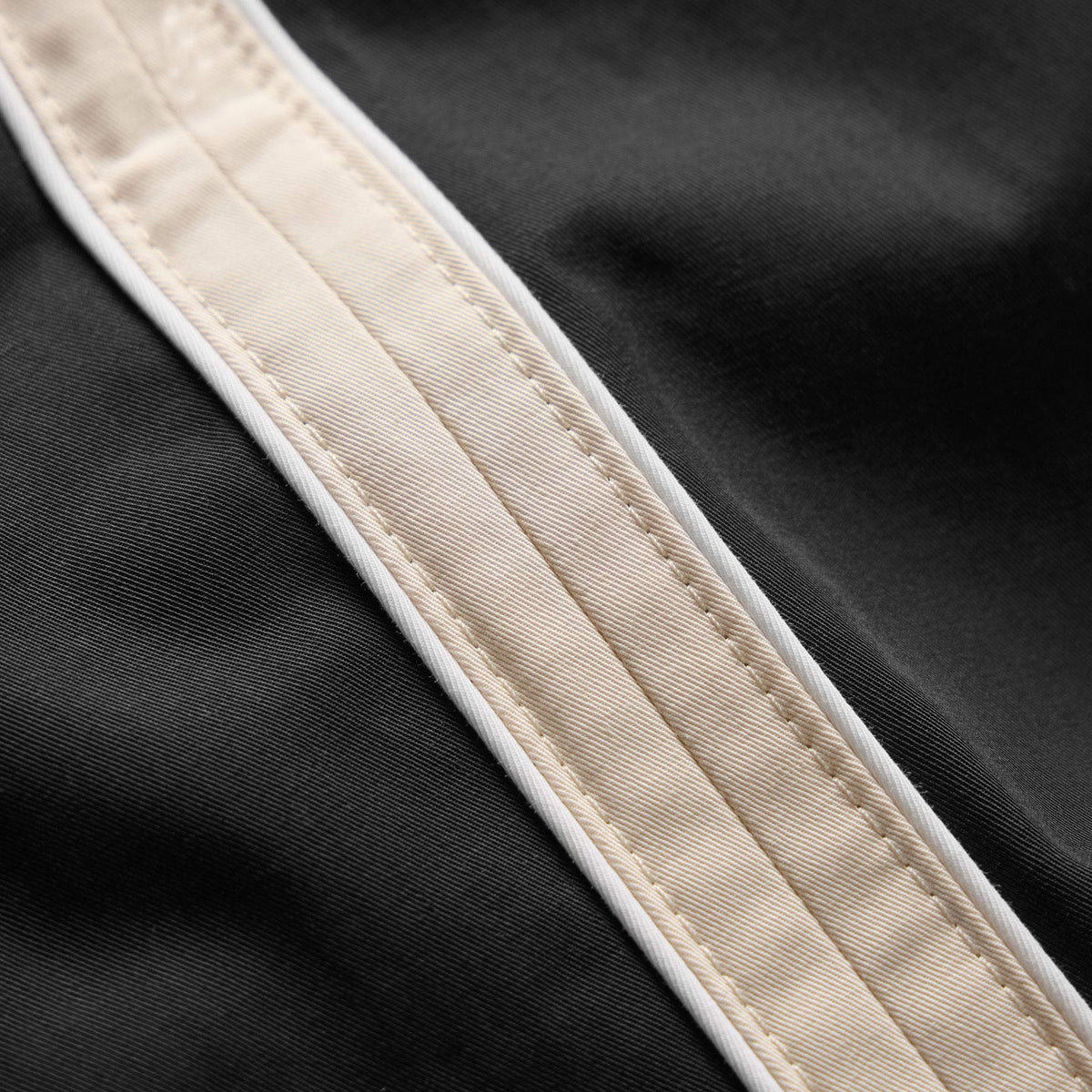 Elevated Cotton Twill Track Pant in Black/Latte/White | James Perse Los Angeles