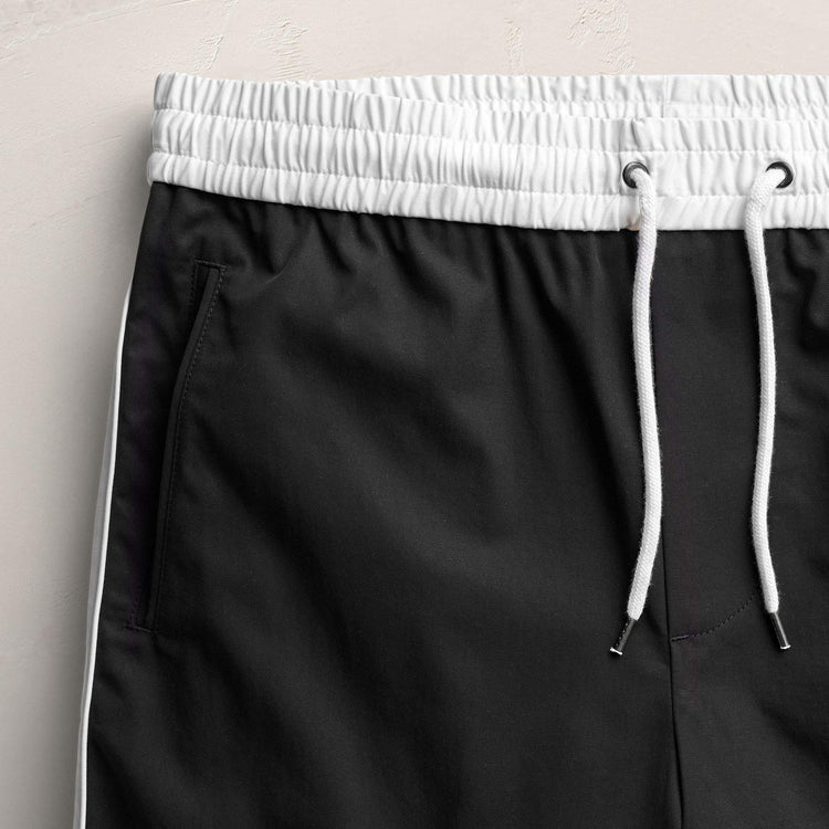 Elevated Cotton Twill Track Short in Black/Latte/White | James Perse Los Angeles