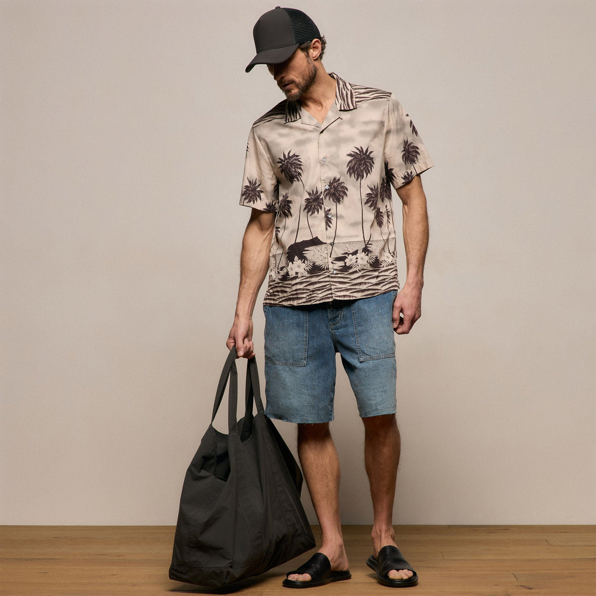 Palm Printed Shirt in Stone | James Perse Los Angeles