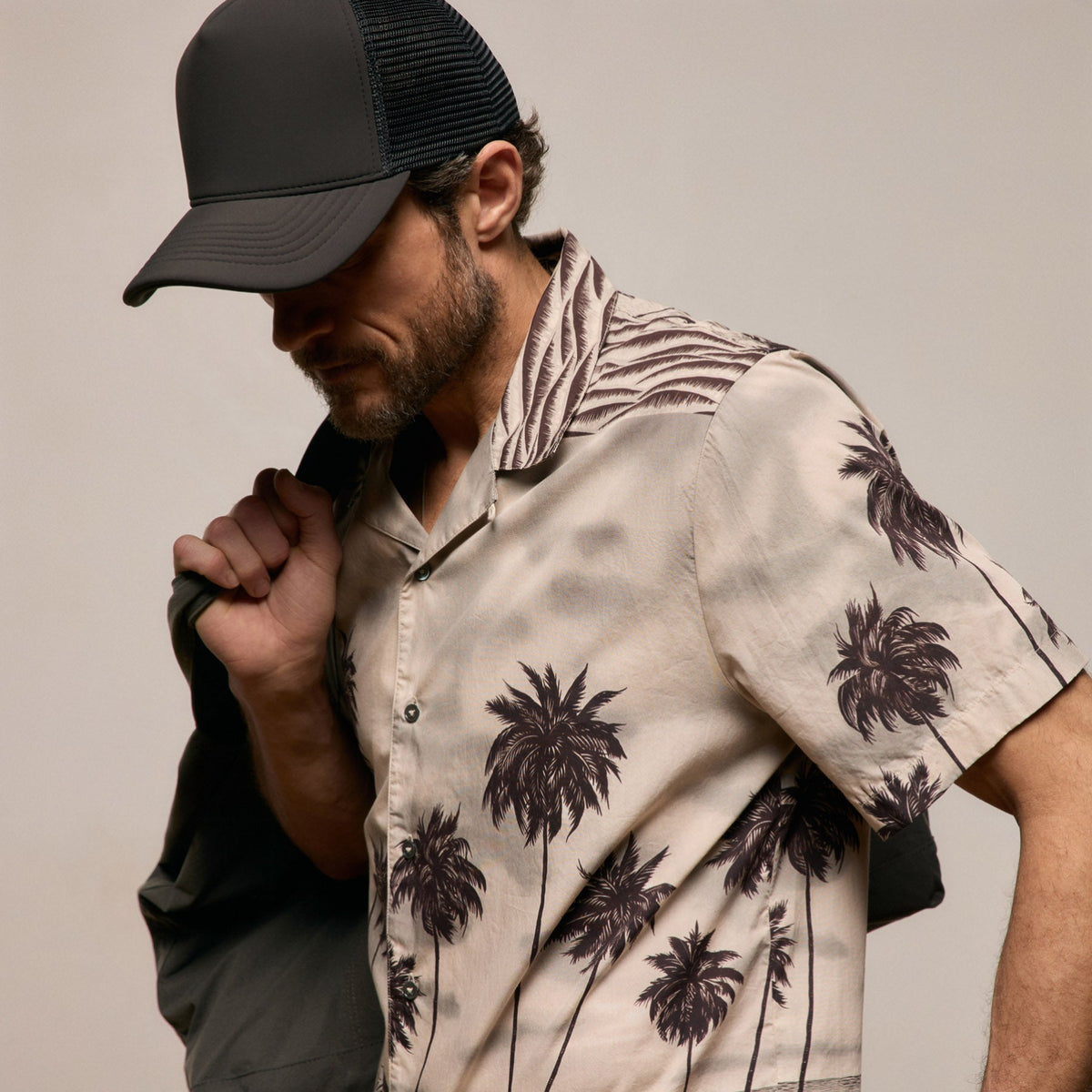 Palm Printed Shirt in Stone | James Perse Los Angeles