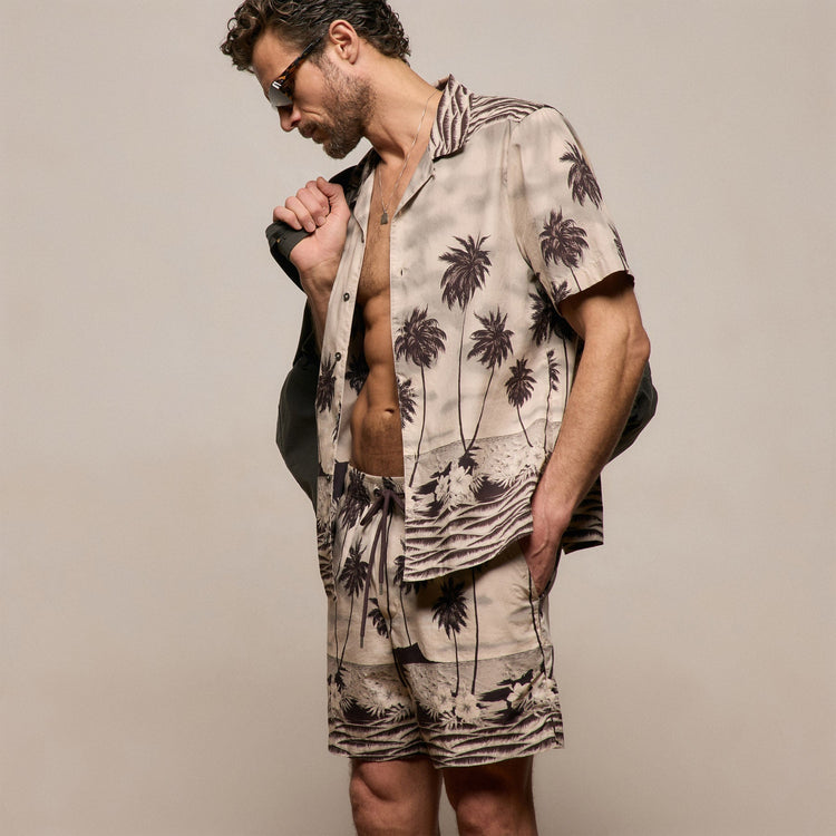 Palm Printed Shirt in Stone | James Perse Los Angeles