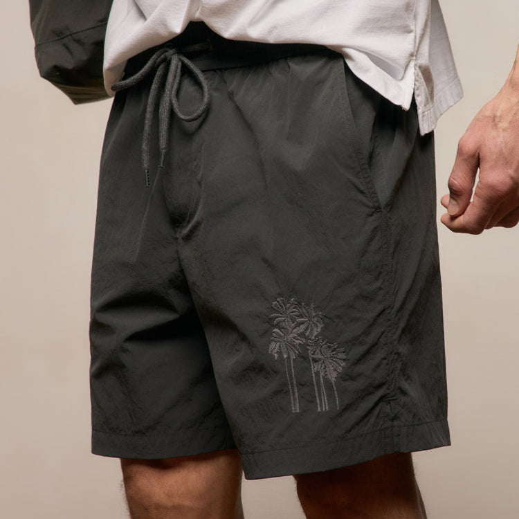 Palm Embroidered Boardshort in Carbon | James Perse Los Angeles