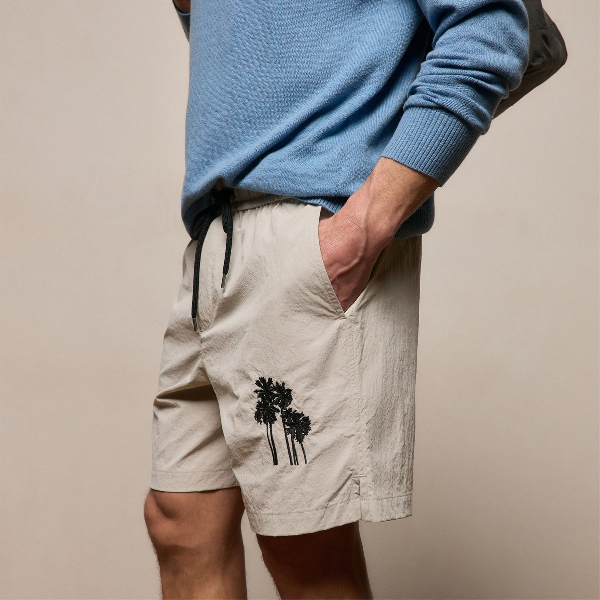 Palm Embroidered Boardshort in Salt | James Perse Los Angeles