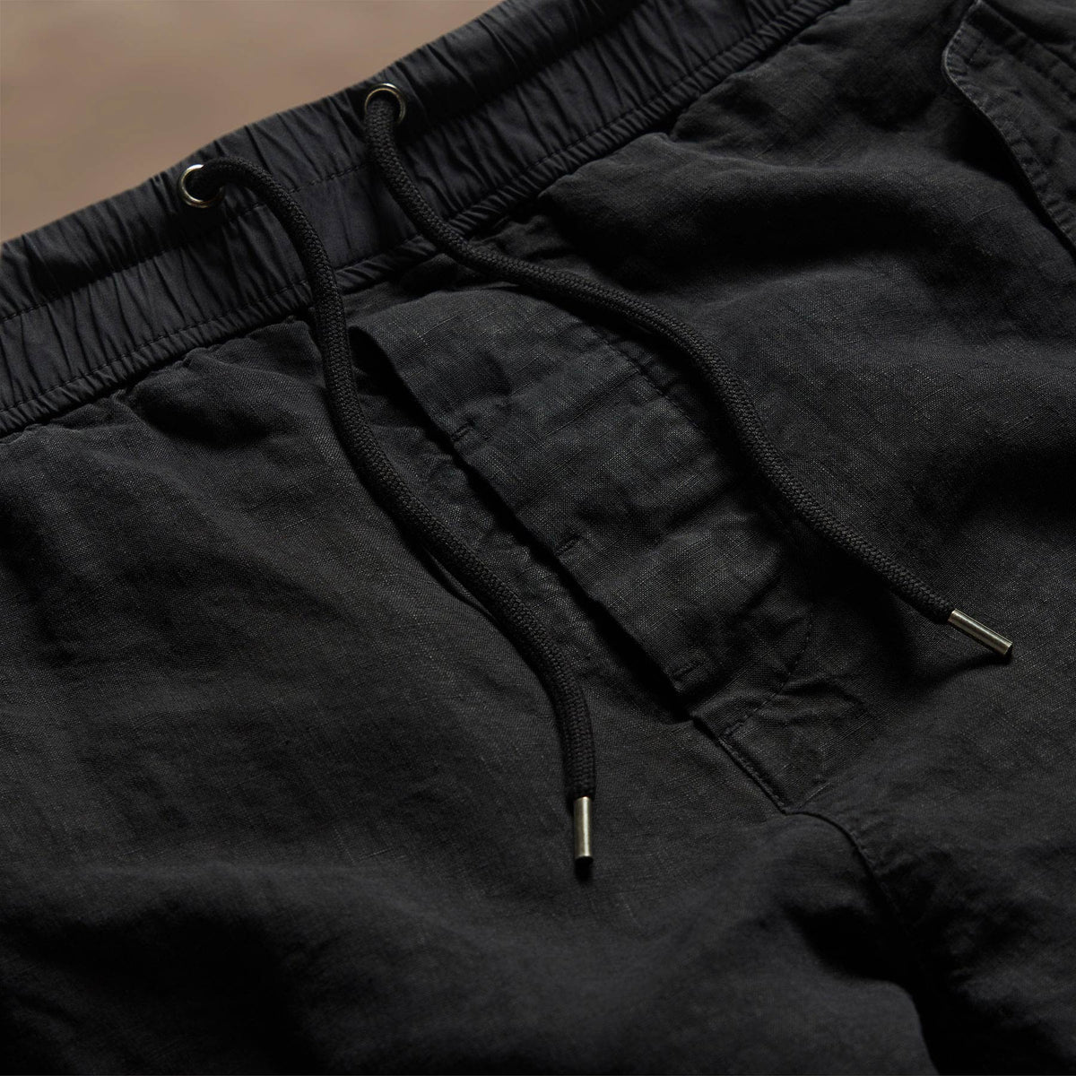 Textured Linen Flight Pant in Black | James Perse Los Angeles