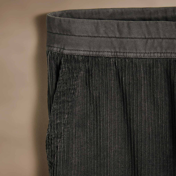 Corduroy Pant in Magma Pigment | James Perse Los Angeles