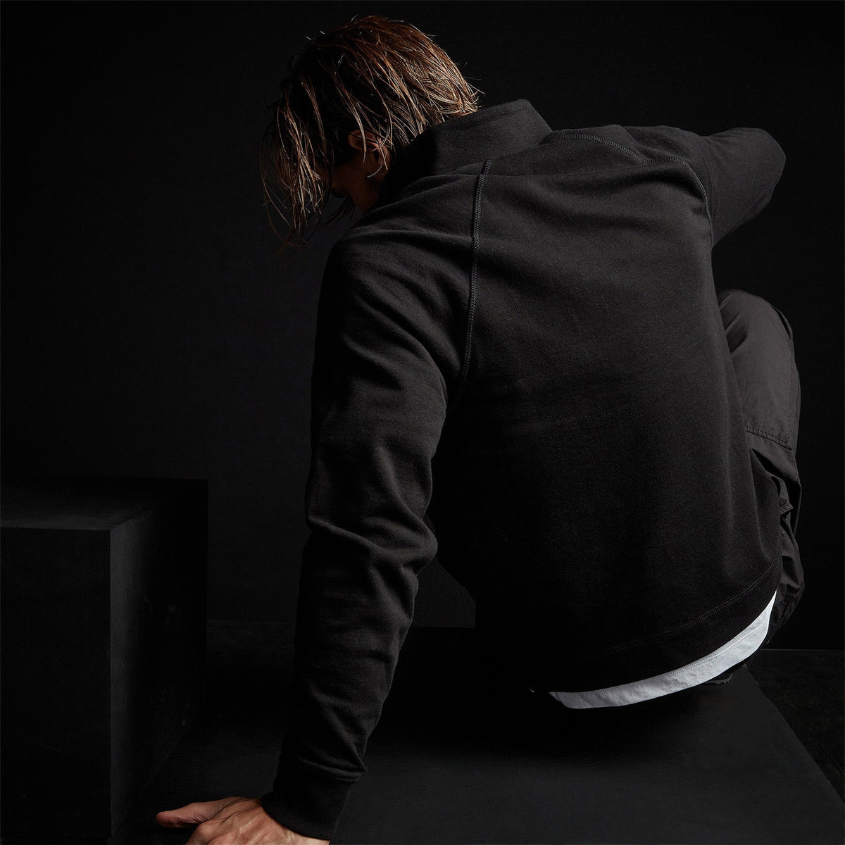 Fleece Zip Up Funnel Neck in Black | James Perse Los Angeles