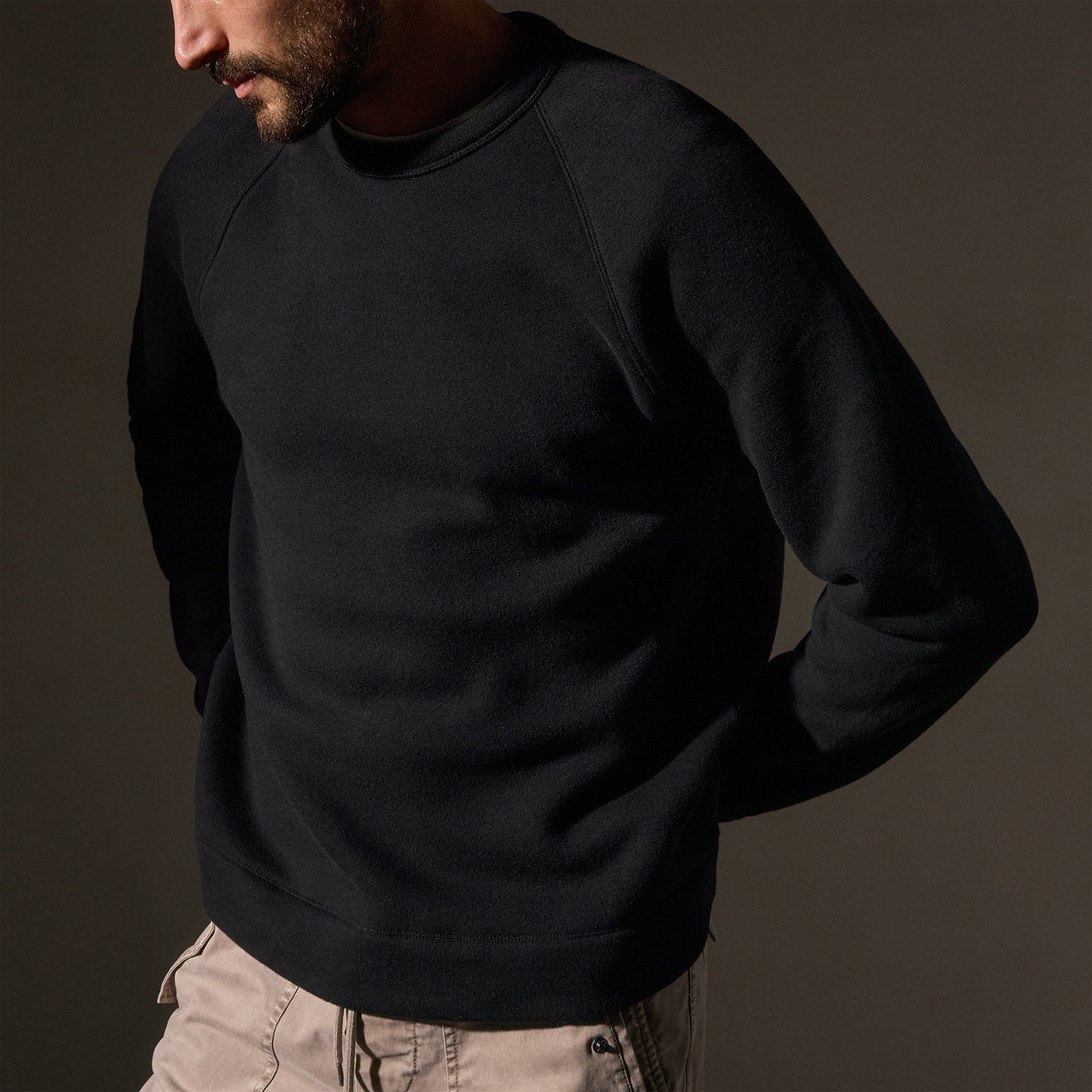 Cozy Raglan Sweatshirt in Black | James Perse Los Angeles