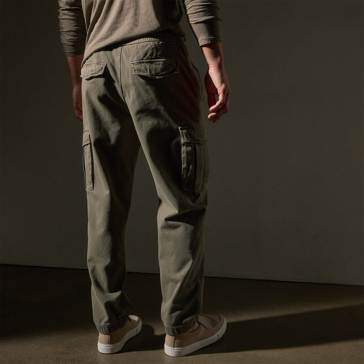 Woven Terry Cargo Pant  in Peet Pigment | James Perse Los Angeles